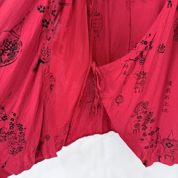 Soft Surroundings Asymmetrical Wrap Top Size 1X Red Lantern Print Art to Wear - Picture 6 of 9